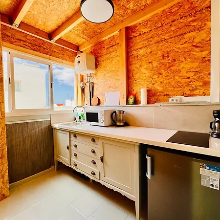 Golden Wave Surf 2 Apartment *